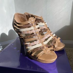 Madden Girl Kickoff Pumps